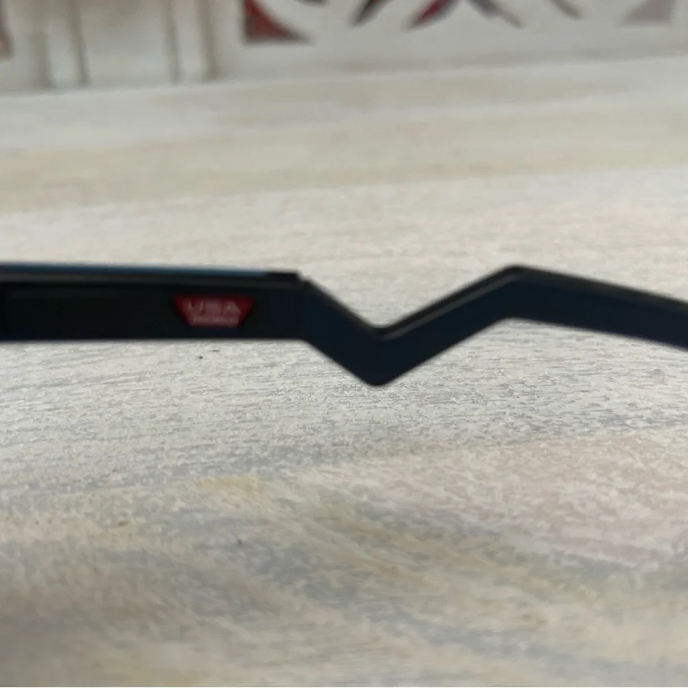 NIB Oakley CMDN Sunglasses Translucent Poseidon Prizm Black Sanctuary Collection
